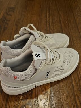 On Running Cloud Men’s Sneakers in Light Gray